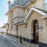 Marina Beach House, Torquay