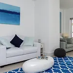 Marina Beach House, Torquay